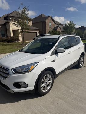 White 2018 Ford Escape SE