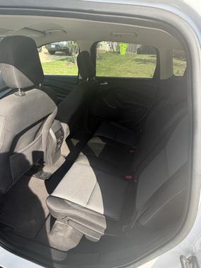 White 2018 Ford Escape SE