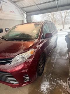 2018 Toyota Sienna XLE