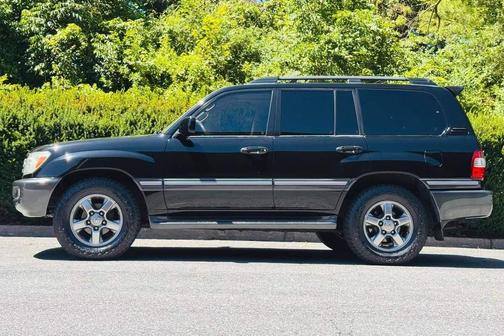 Black 2004 Toyota Land Cruiser Base