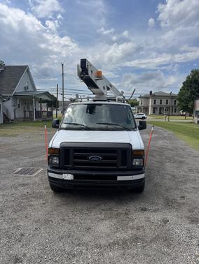 White 2010 Ford E350 Super Duty Base