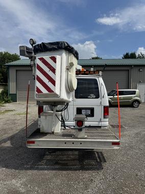 White 2010 Ford E350 Super Duty Base
