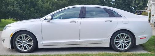 White 2016 Lincoln MKZ Base