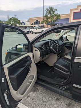 Black 2016 Chrysler Town & Country Touring