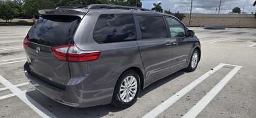 2015 Toyota Sienna XLE