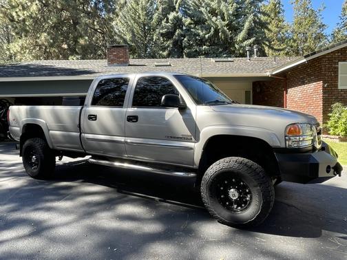 2004 GMC Sierra 2500 SLE H/D Crew Cab
