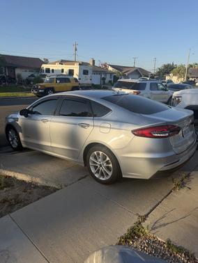 Silver 2019 Ford Fusion Hybrid SE