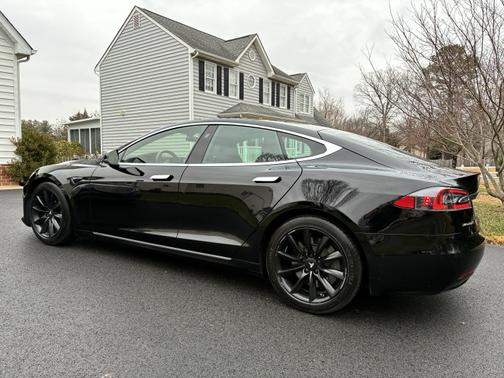 2017 Tesla Model S 90D
