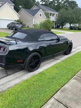 Black 2013 Ford Mustang GT Premium