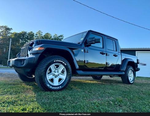 Black 2020 Jeep Gladiator Sport S