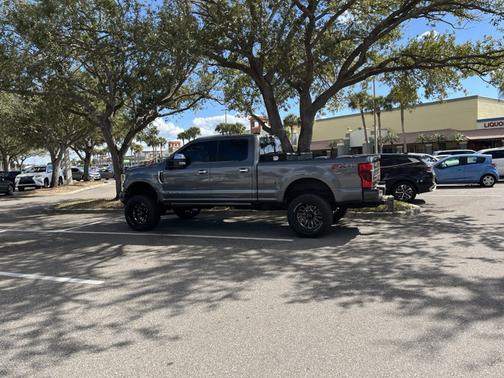 2022 Ford F-350 Platinum