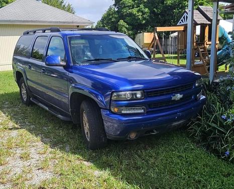Blue 2002 Chevrolet Suburban Z71
