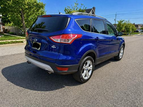 Blue 2015 Ford Escape SE