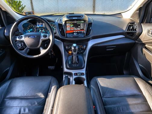Blue 2015 Ford Escape SE