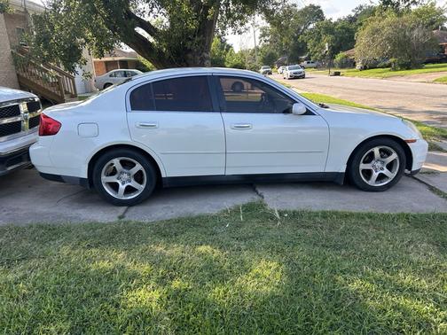 2004 INFINITI G35 Base