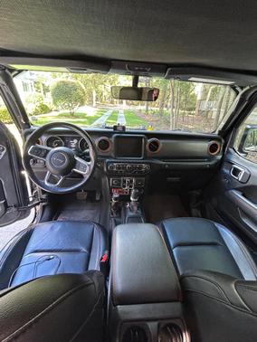 Gray 2022 Jeep Gladiator Mojave