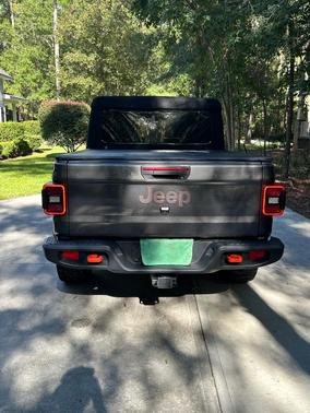 Gray 2022 Jeep Gladiator Mojave
