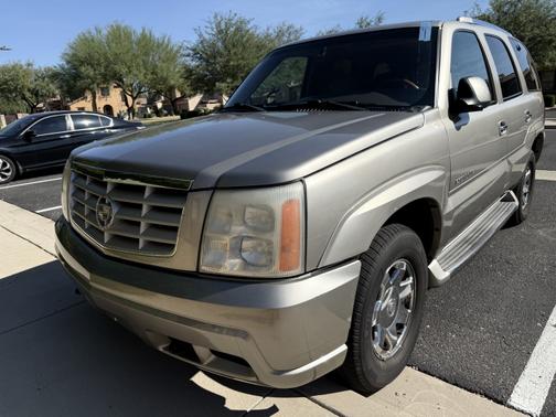 2002 Cadillac Escalade Base