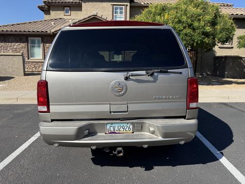 2002 Cadillac Escalade Base