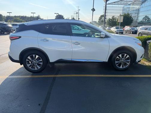 White 2017 Nissan Murano SL