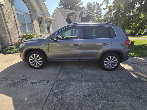 2011 Volkswagen Tiguan SE