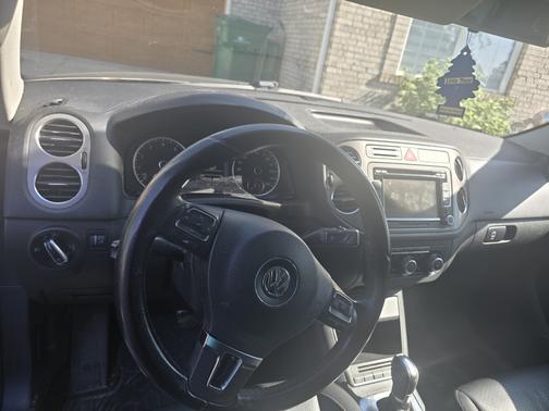 2011 Volkswagen Tiguan SE
