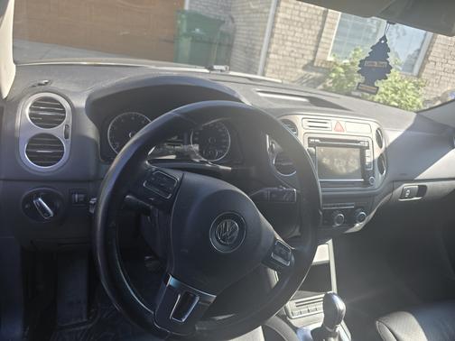2011 Volkswagen Tiguan SE