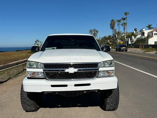 White 2006 Chevrolet Silverado 1500 LT Crew Cab