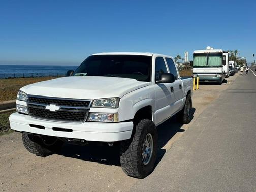 White 2006 Chevrolet Silverado 1500 LT Crew Cab