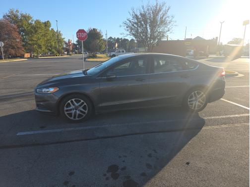 Gray 2015 Ford Fusion SE