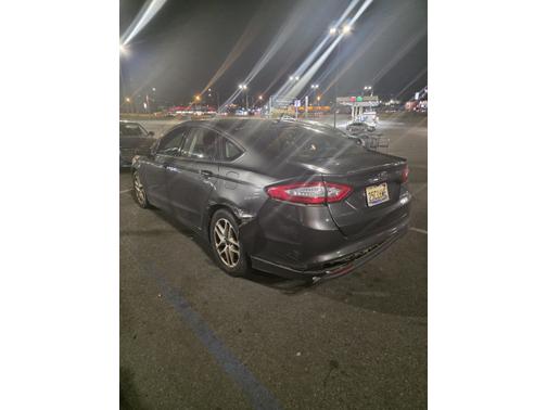 Gray 2015 Ford Fusion SE