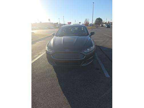 Gray 2015 Ford Fusion SE