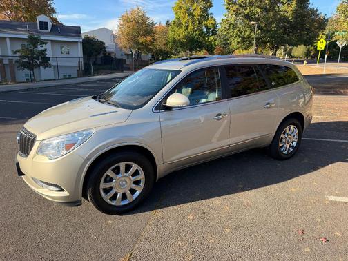 Gold 2014 Buick Enclave Premium