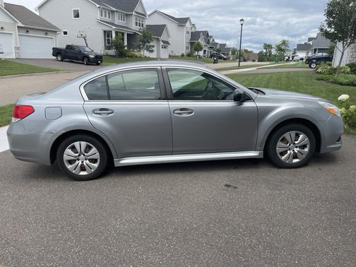 2010 Subaru Legacy 2.5 i