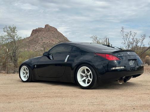Black 2004 Nissan 350Z Performance