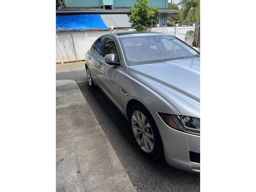 Photo 3 of 12 of 2018 Jaguar XF 25t Premium