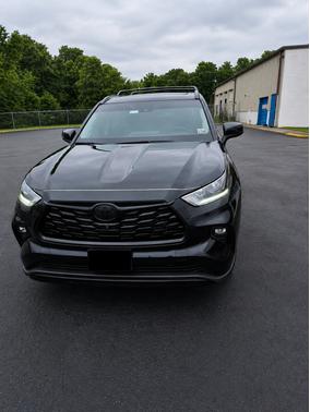 Black 2021 Toyota Highlander Platinum