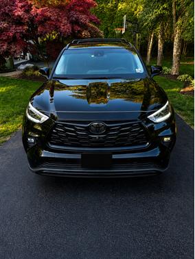 Black 2021 Toyota Highlander Platinum