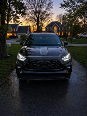 Black 2021 Toyota Highlander Platinum