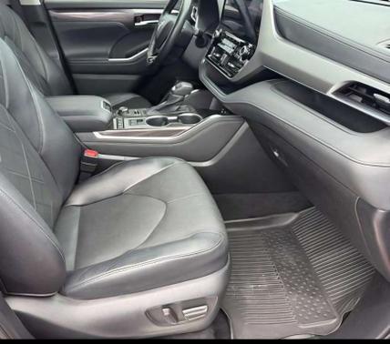 Black 2021 Toyota Highlander Platinum