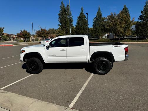 White 2018 Toyota Tacoma TRD Off Road