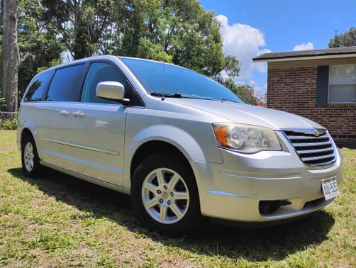 2010 Chrysler Town & Country Touring