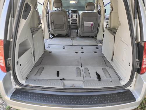 2010 Chrysler Town & Country Touring