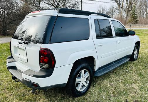 White 2005 Chevrolet TrailBlazer EXT LT