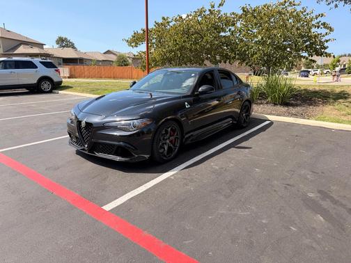 Black 2022 Alfa Romeo Giulia Quadrifoglio