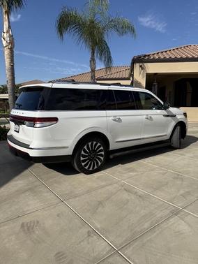 White 2022 Lincoln Navigator L Black Label