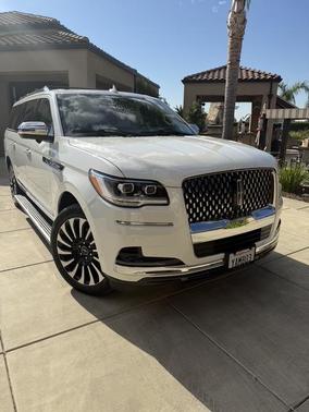 White 2022 Lincoln Navigator L Black Label