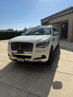 White 2022 Lincoln Navigator L Black Label