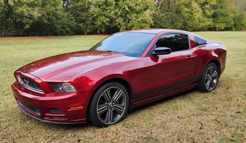 Red 2014 Ford Mustang V6 Premium