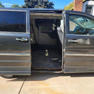 2012 Chrysler Town & Country Limited